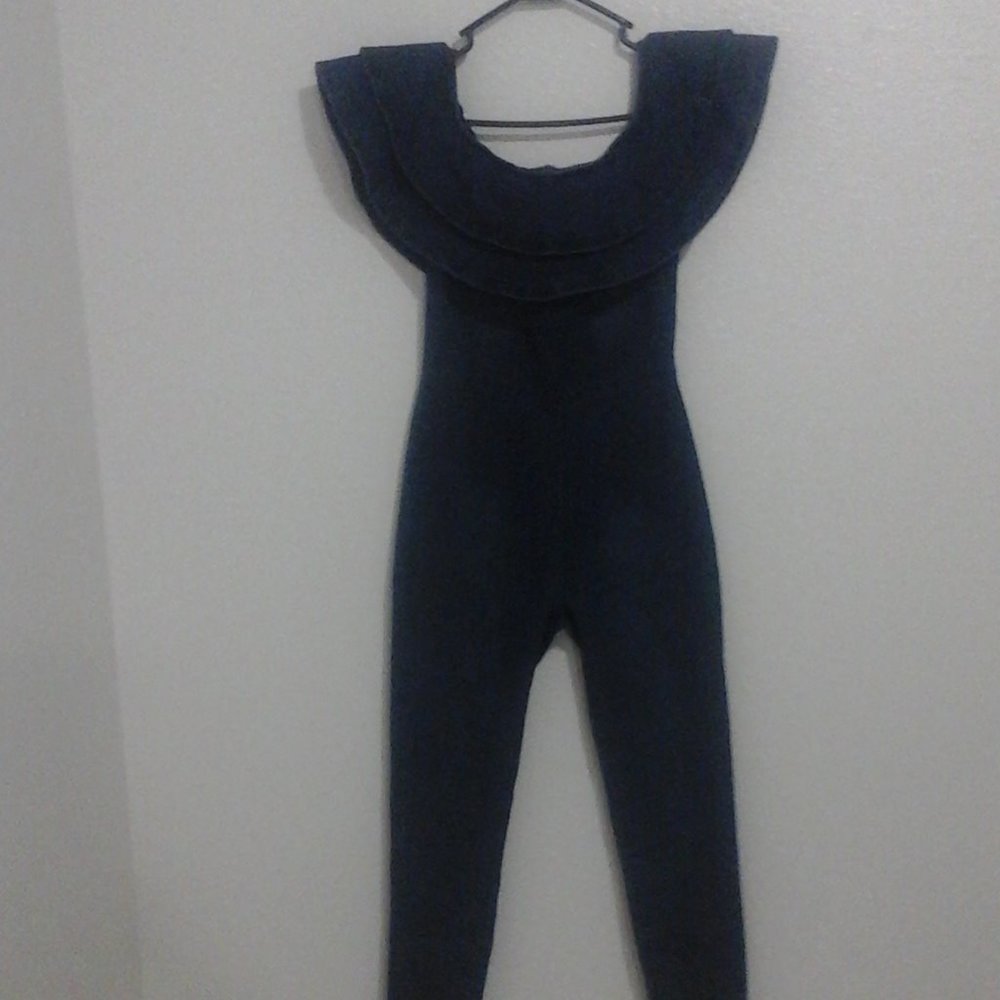 "NWT" Dark Denim Off The Shoulder Ruffled Jumpsuit - Picture 6 of 7